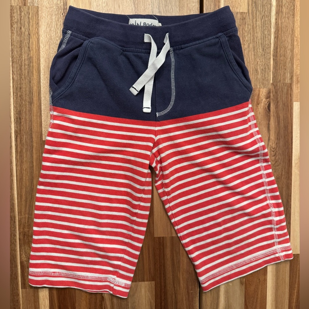 Mini Boden Boys Red White Striped Navy Colorblock Knit Shorts Size 6Y‎ MJ001